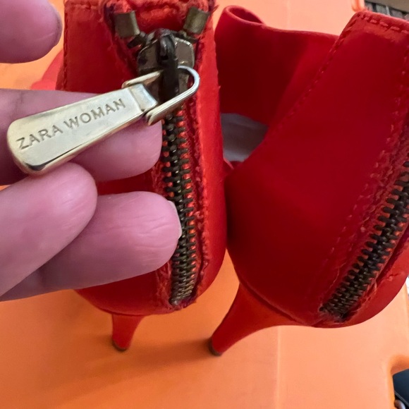 Women Orange Shoes - Picture 2 of 4